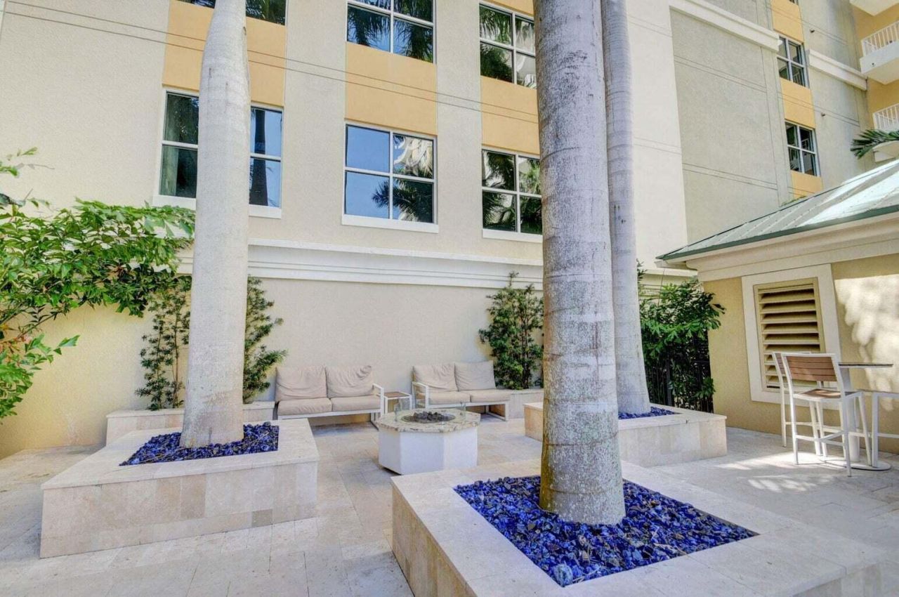 625 Casa Loma Boulevard, Unit 304, Boynton Beach, FL 33435 Photo