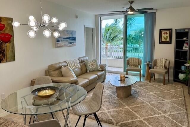 625 Casa Loma Boulevard, Unit 304, Boynton Beach, FL 33435 Photo