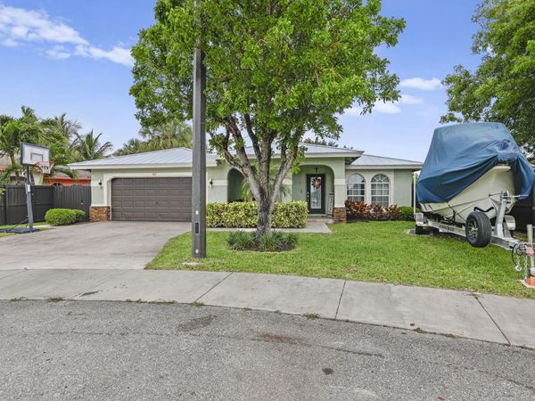 401 NW 16th Place, Pompano Beach, FL 33060