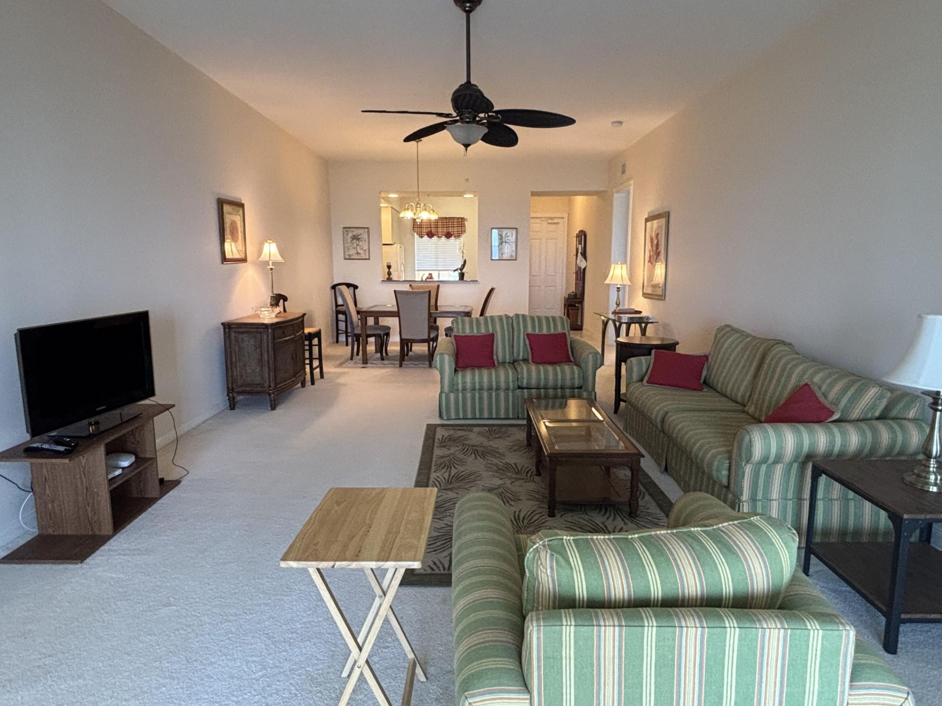 27 Harbour Isle Drive W, Unit 305, Fort Pierce, FL 34949 Photo