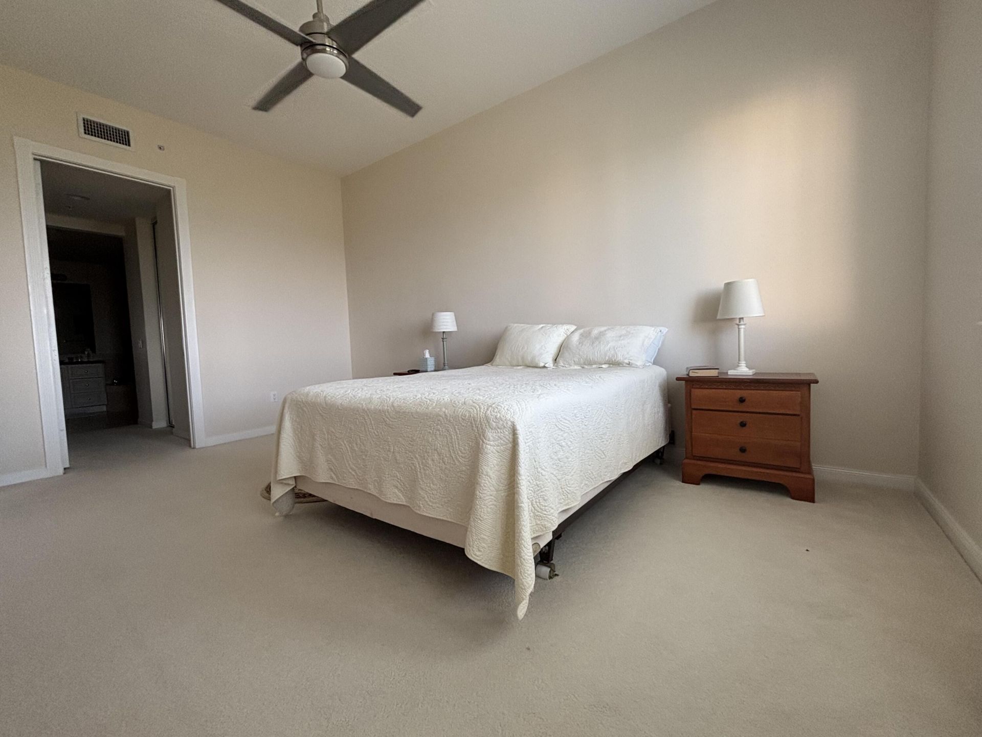 27 Harbour Isle Drive W, Unit 305, Fort Pierce, FL 34949 Photo