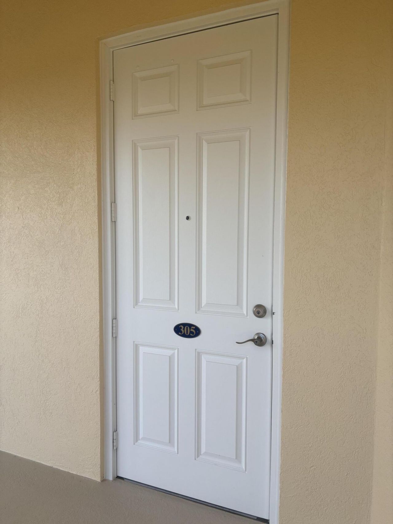 27 Harbour Isle Drive W, Unit 305, Fort Pierce, FL 34949 Photo