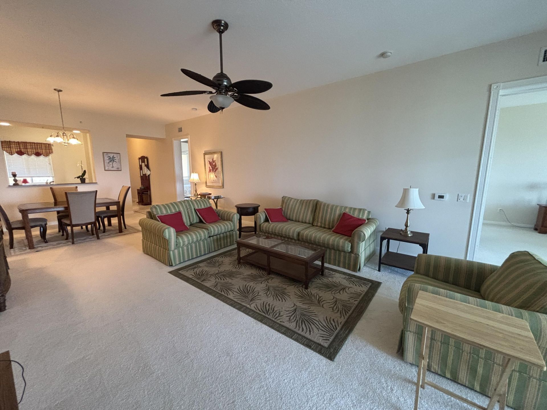 27 Harbour Isle Drive W, Unit 305, Fort Pierce, FL 34949 Photo