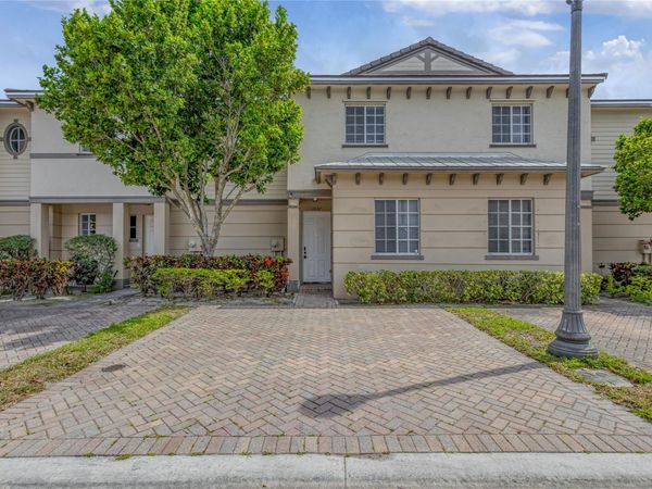 2037 Nassau Drive, Unit 2037, Riviera Beach, FL 33404