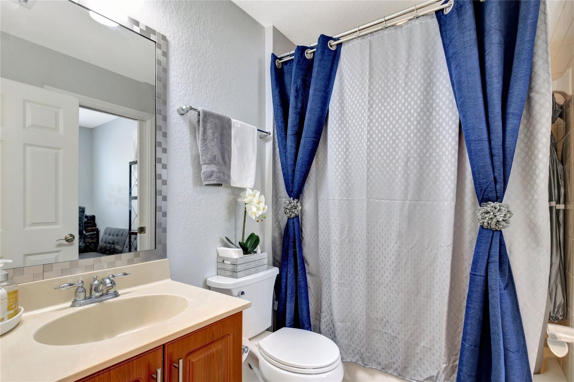 2037 Nassau Drive, Unit 2037, Riviera Beach, FL 33404 Photo
