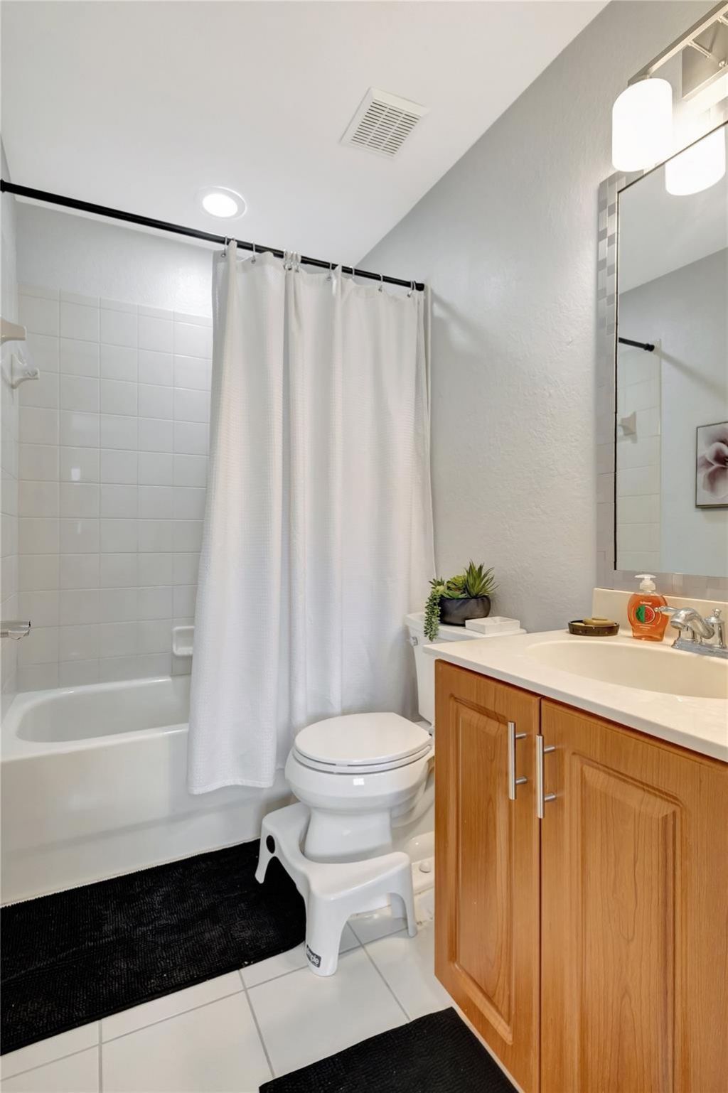 2037 Nassau Drive, Unit 2037, Riviera Beach, FL 33404 Photo