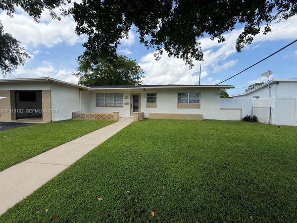 7611 NW 2nd St, Unit 7611, Pembroke Pines, FL 33024