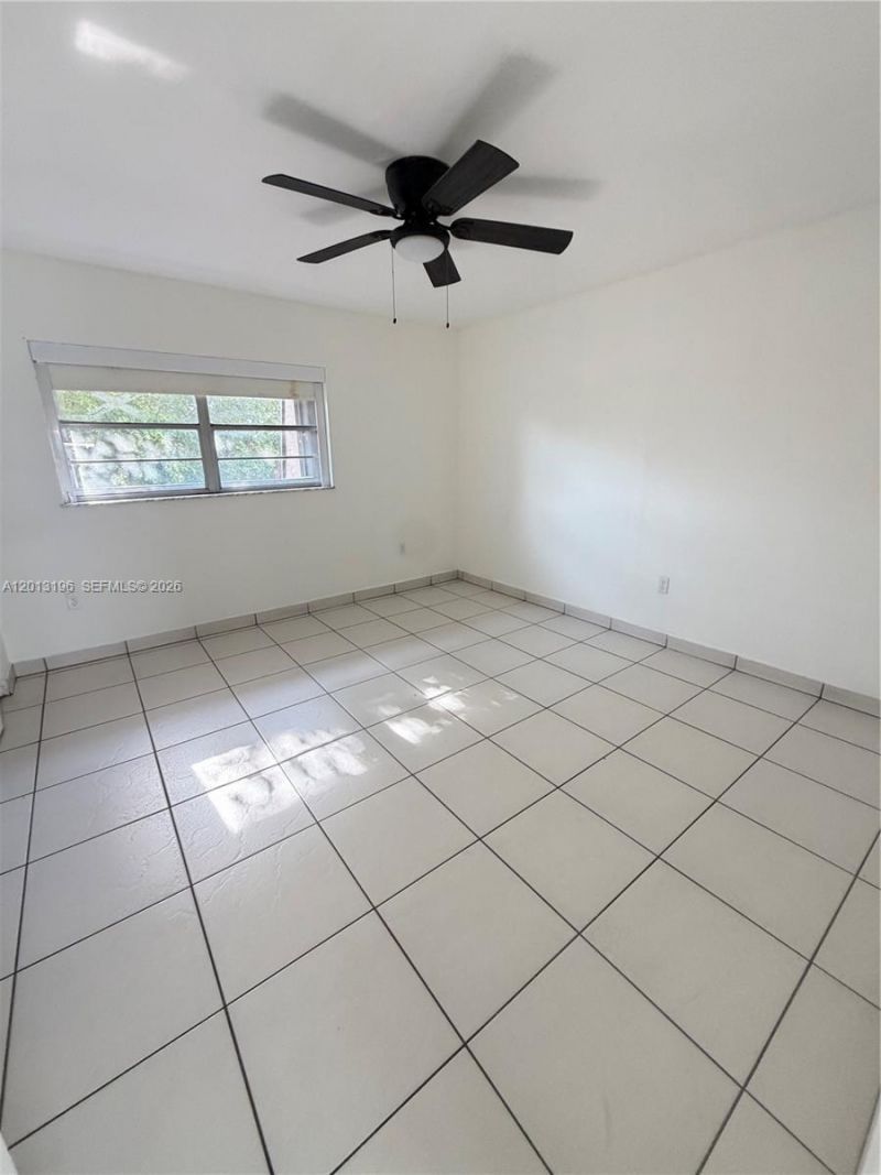 260 NW 107th Ave, Unit 207, Miami, FL 33172 Photo