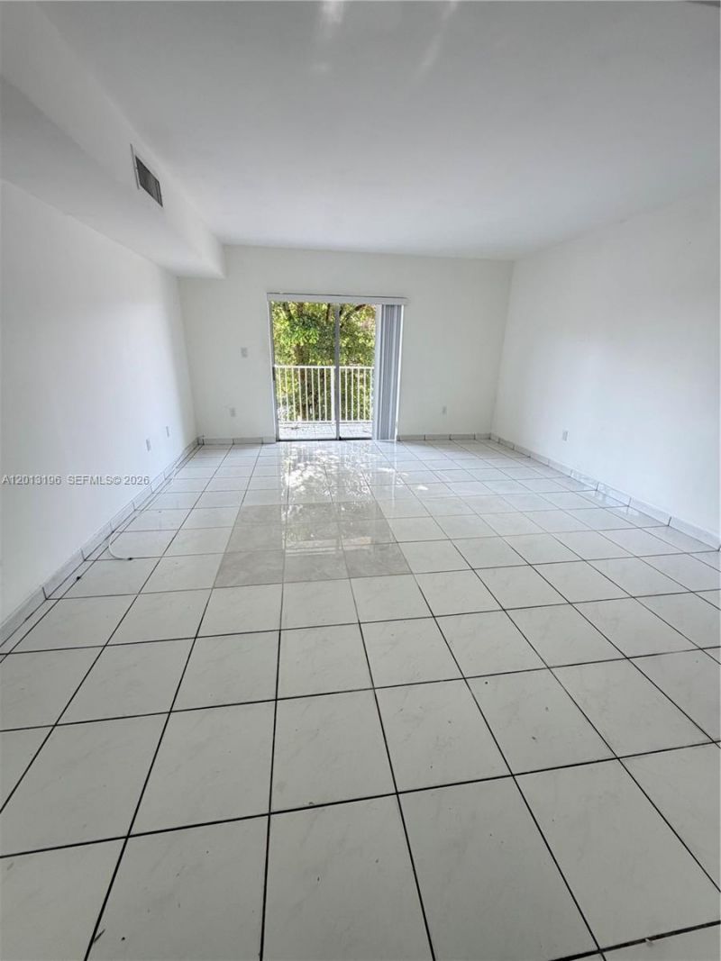 260 NW 107th Ave, Unit 207, Miami, FL 33172 Photo