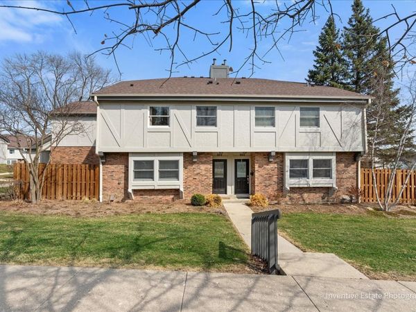 884 Bristol Drive , Unit -, Barrington, IL 60010