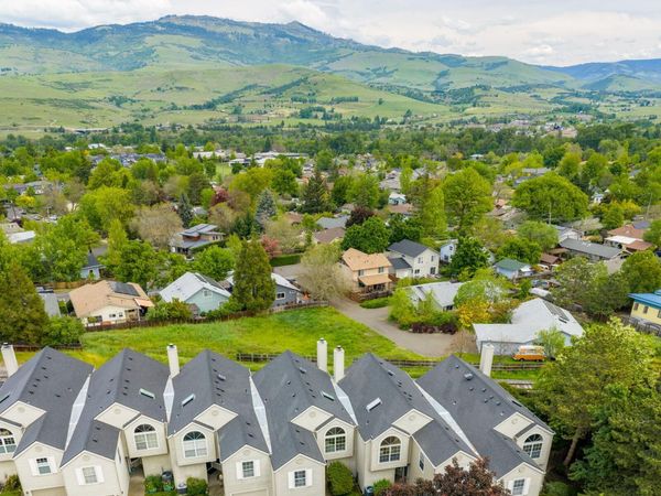 366 Glenn Street, Ashland, OR 97520