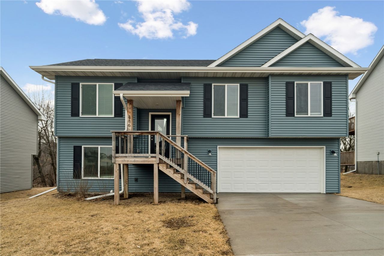 886 Summit Court , Coralville, IA 52241 Main Photo