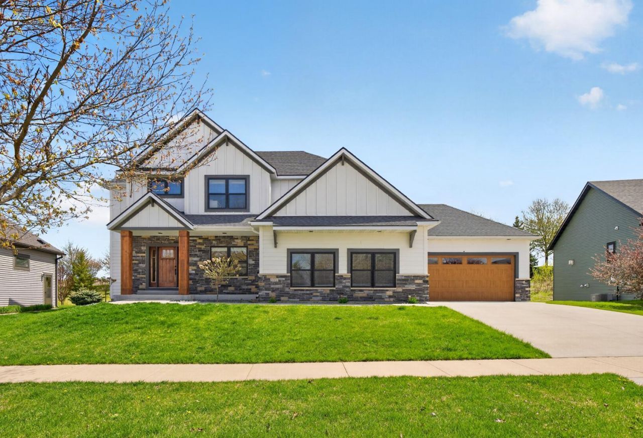 1702 Ancaster Drive , Byron, MN 55920