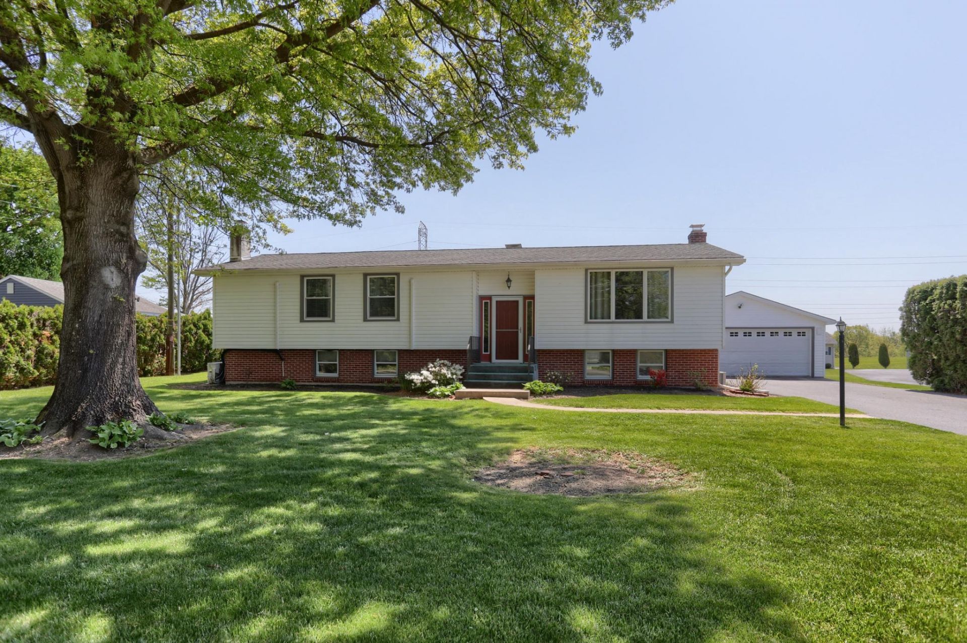 530 E ROSEBUD ROAD , MYERSTOWN, PA 17067