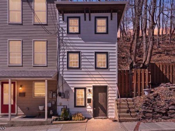 164 York St, Lambertville, NJ 08530