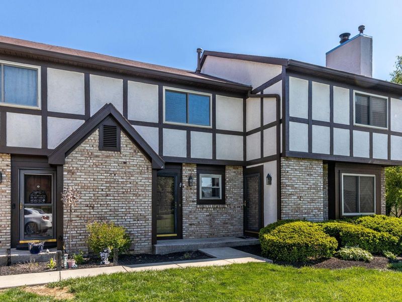 8224 Laramie Place, Unit 3, Powell, OH 43065 Photo 1