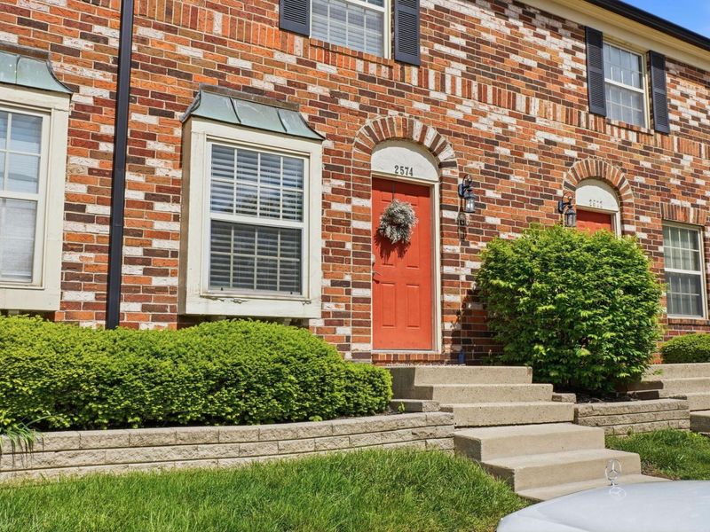 2574 Scioto View Lane, Unit G, Columbus, OH 43221 Photo 1