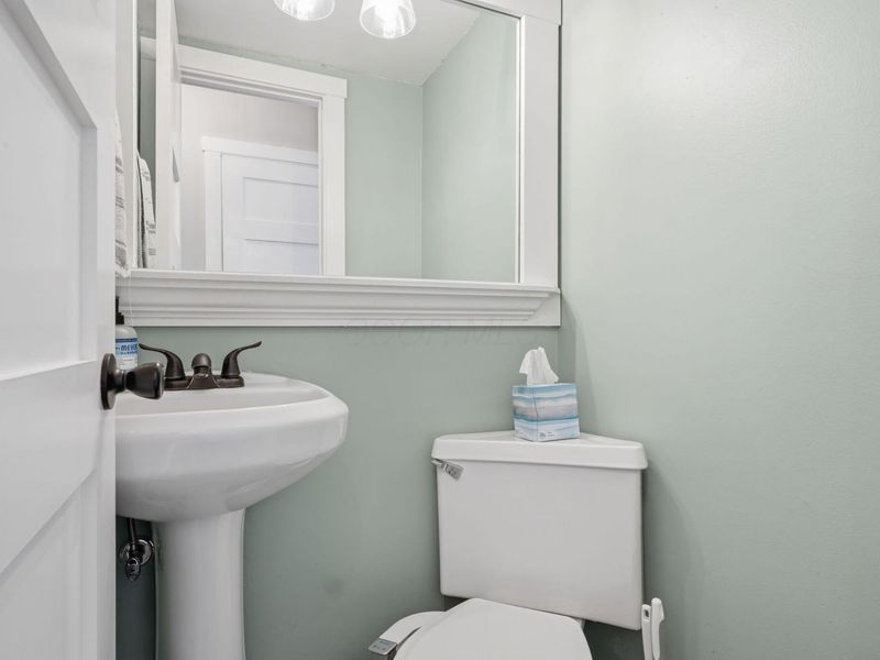 2574 Scioto View Lane, Unit G, Columbus, OH 43221 Photo 11