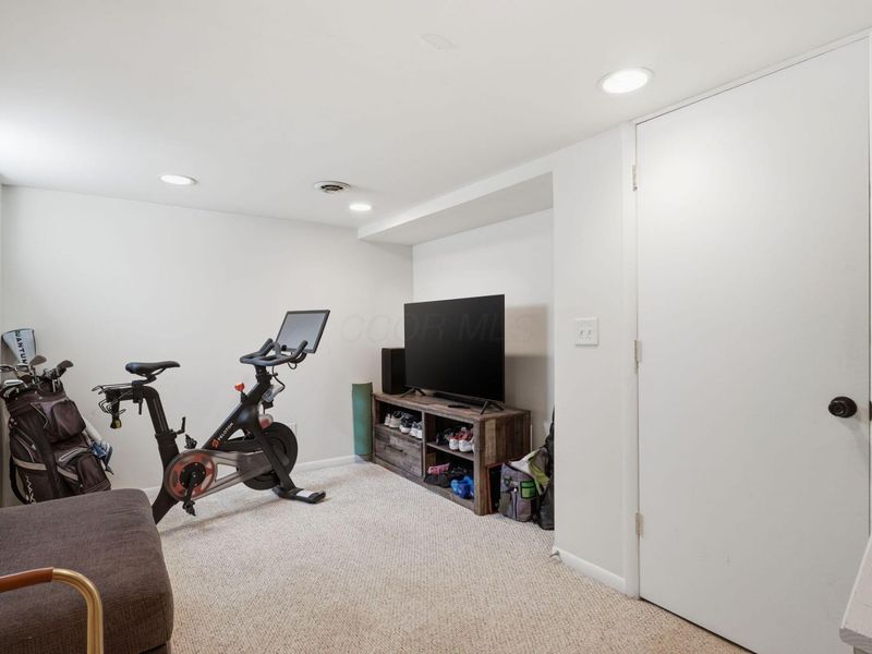 2574 Scioto View Lane, Unit G, Columbus, OH 43221 Photo 25