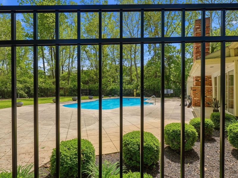 2574 Scioto View Lane, Unit G, Columbus, OH 43221 Photo 28