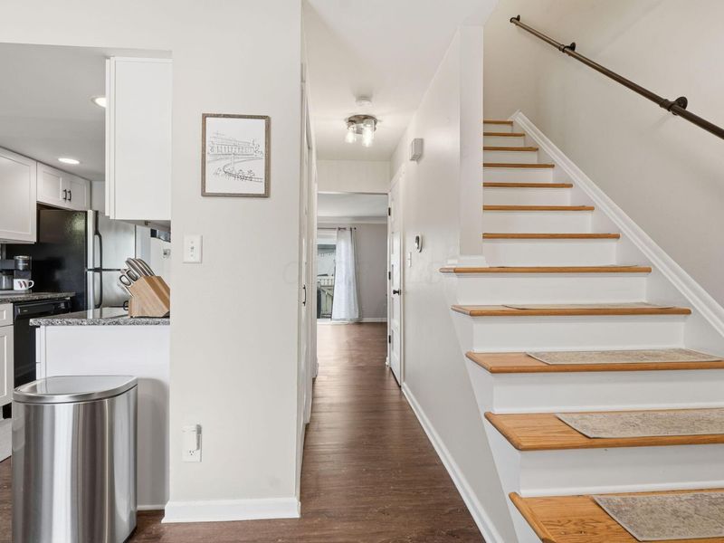 2574 Scioto View Lane, Unit G, Columbus, OH 43221 Photo 3