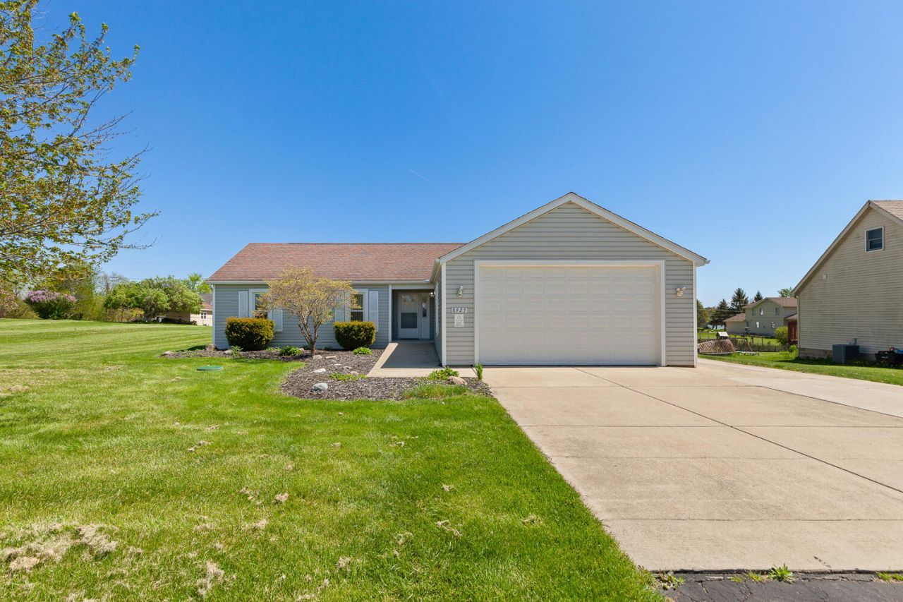 8927 Sussex Court, Onsted, MI 49265 Main Photo