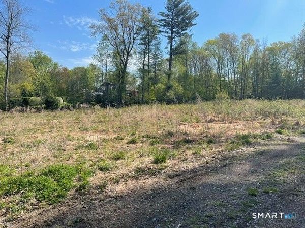 26 Canterbury , North Haven, CT 06473