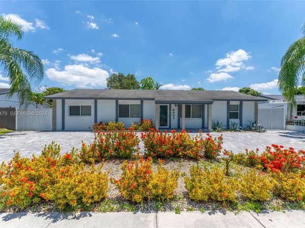 6605 SW 151st Ct , Miami, FL 33193