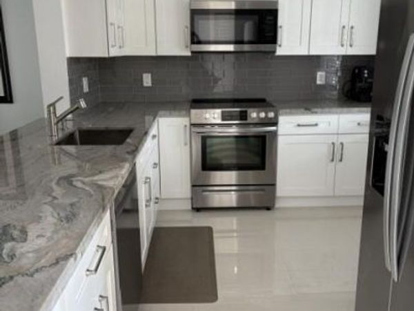 424 SE 10th Street, Unit 203, Dania Beach, FL 33004