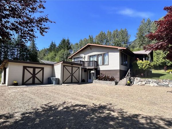 973 Island Hwy, Sayward, BC V0P 1R0