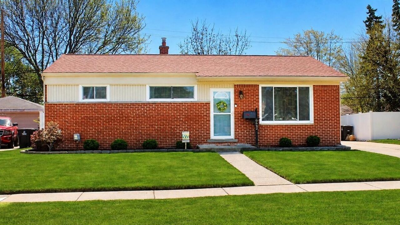 6642 Bison Street, Westland, MI 48185 Main Photo