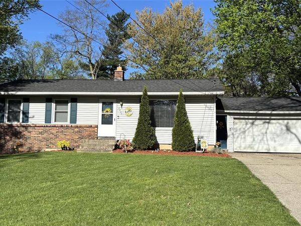 5407 Newcastle Drive SE, Kentwood, MI 49508