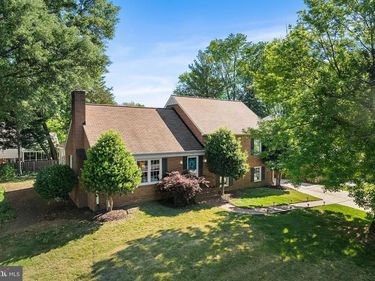 914 WAYNEWOOD BOULEVARD, ALEXANDRIA, VA 22308