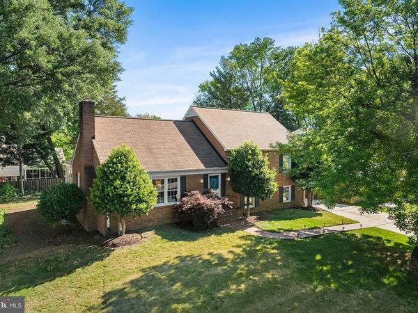 914 WAYNEWOOD BOULEVARD , ALEXANDRIA, VA 22308