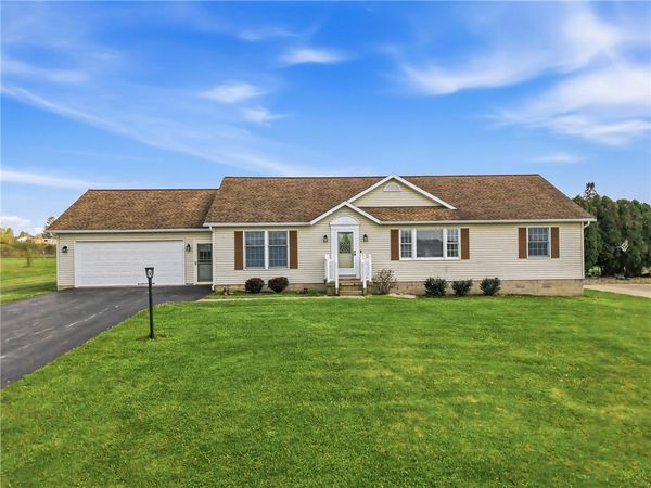 7 Windsor Drive, Greenville, PA 16125