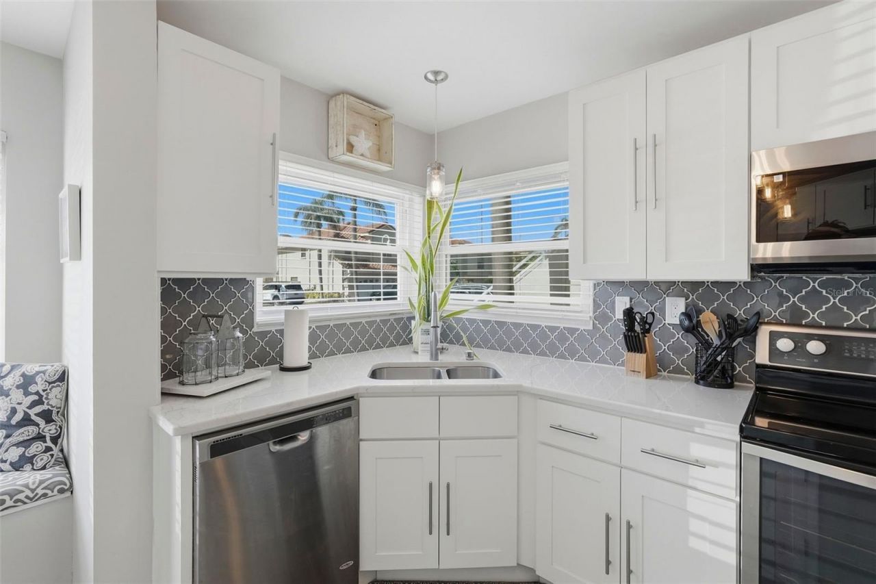 6151 Bahia Del Mar Boulevard , Unit 123, Saint Petersburg, FL 33715 Photo