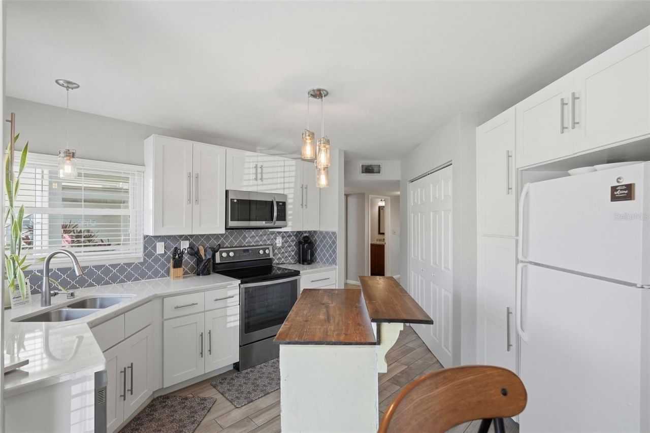 6151 Bahia Del Mar Boulevard , Unit 123, Saint Petersburg, FL 33715 Photo