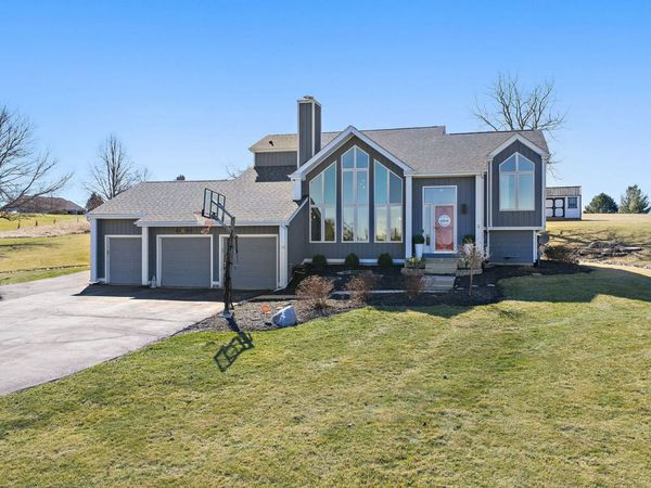 45W169 Hillview Lane , Hampshire, IL 60140