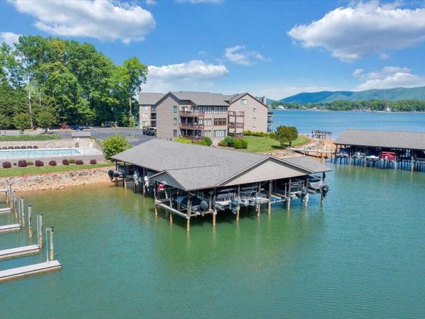620 Montevista RD , Unit 602, Union Hall, VA 24176