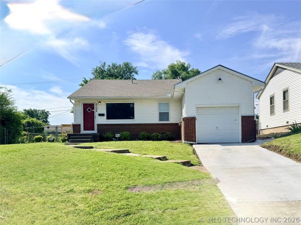 2104 W 48th Place , Tulsa, OK 74107