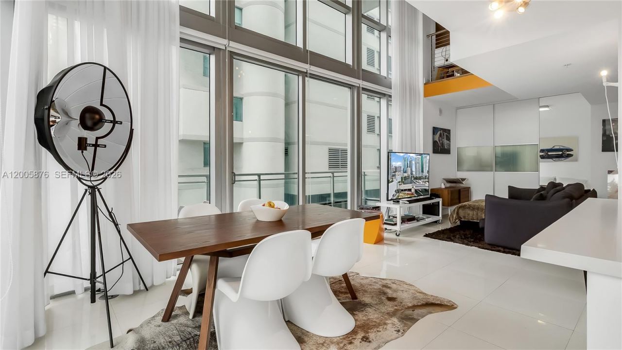 90 SW 3rd St , Unit TH 308, Miami, FL 33130 Photo