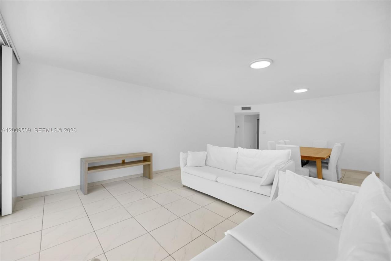 2780 NE 183rd St, Unit 115, Aventura, FL 33160 Photo