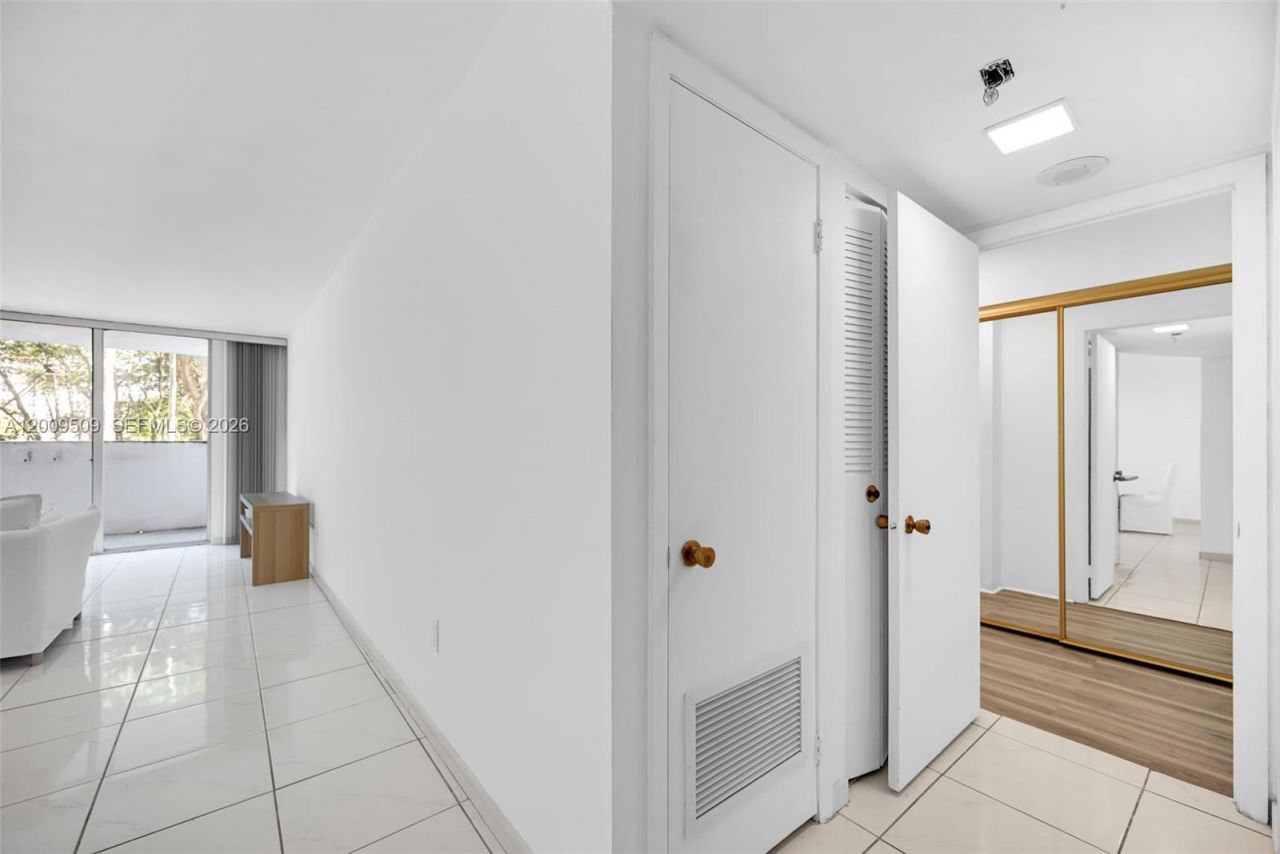2780 NE 183rd St, Unit 115, Aventura, FL 33160 Photo