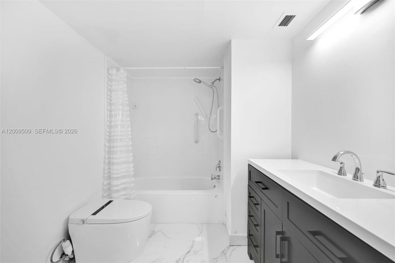 2780 NE 183rd St, Unit 115, Aventura, FL 33160 Photo