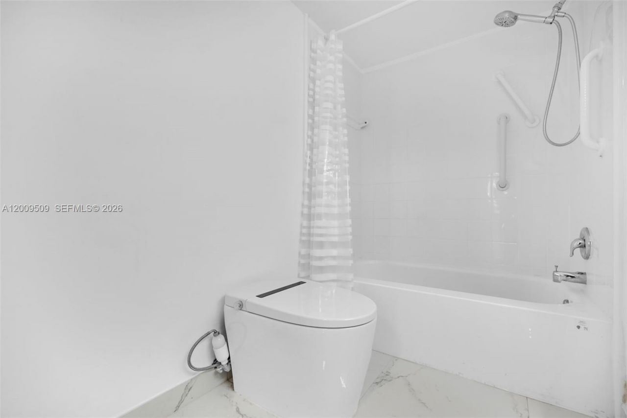 2780 NE 183rd St, Unit 115, Aventura, FL 33160 Photo