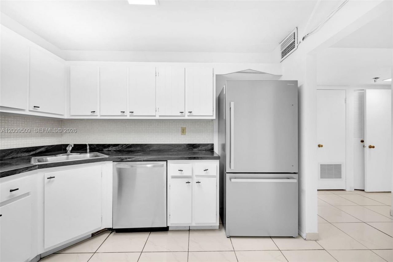 2780 NE 183rd St, Unit 115, Aventura, FL 33160 Photo