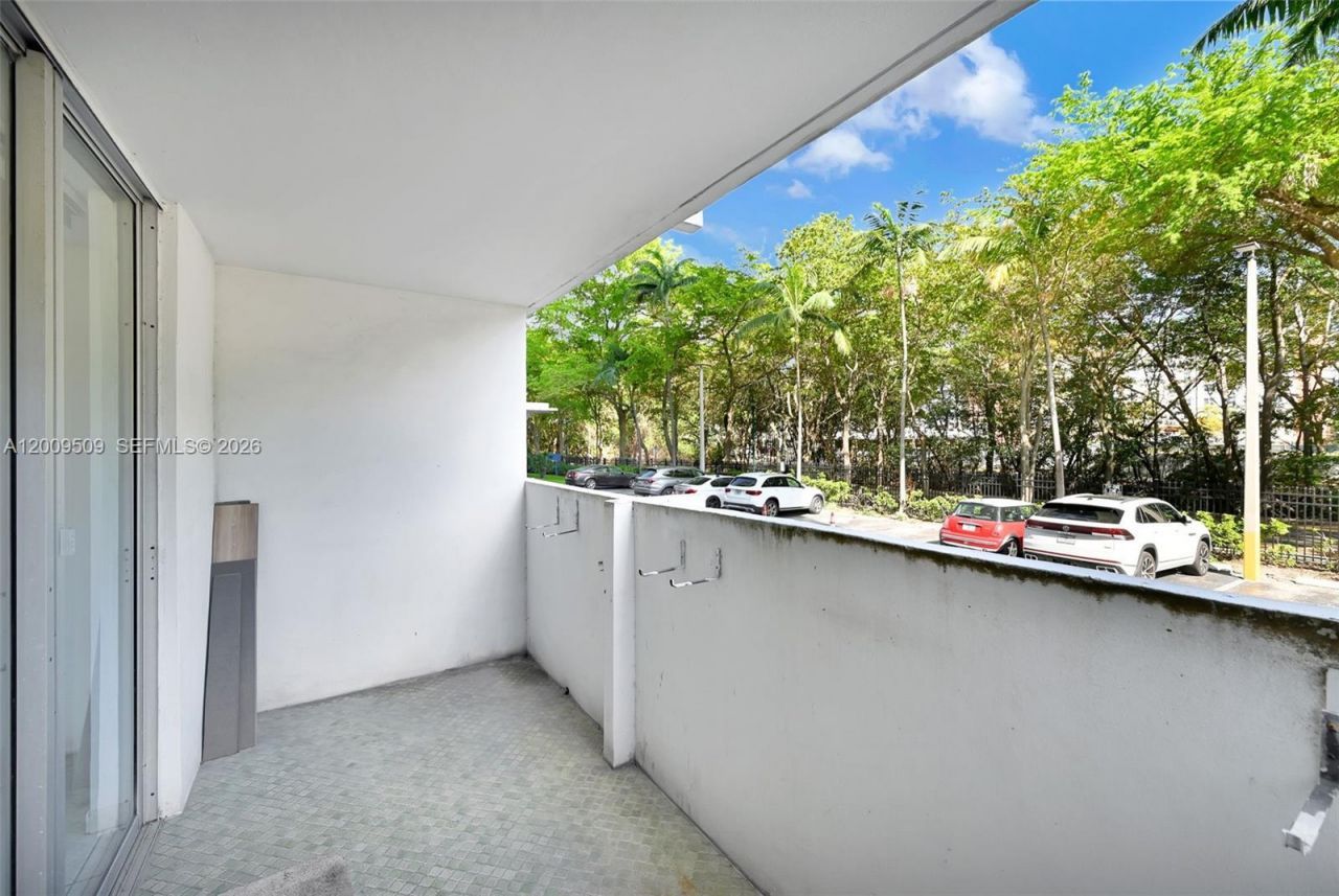 2780 NE 183rd St, Unit 115, Aventura, FL 33160 Photo