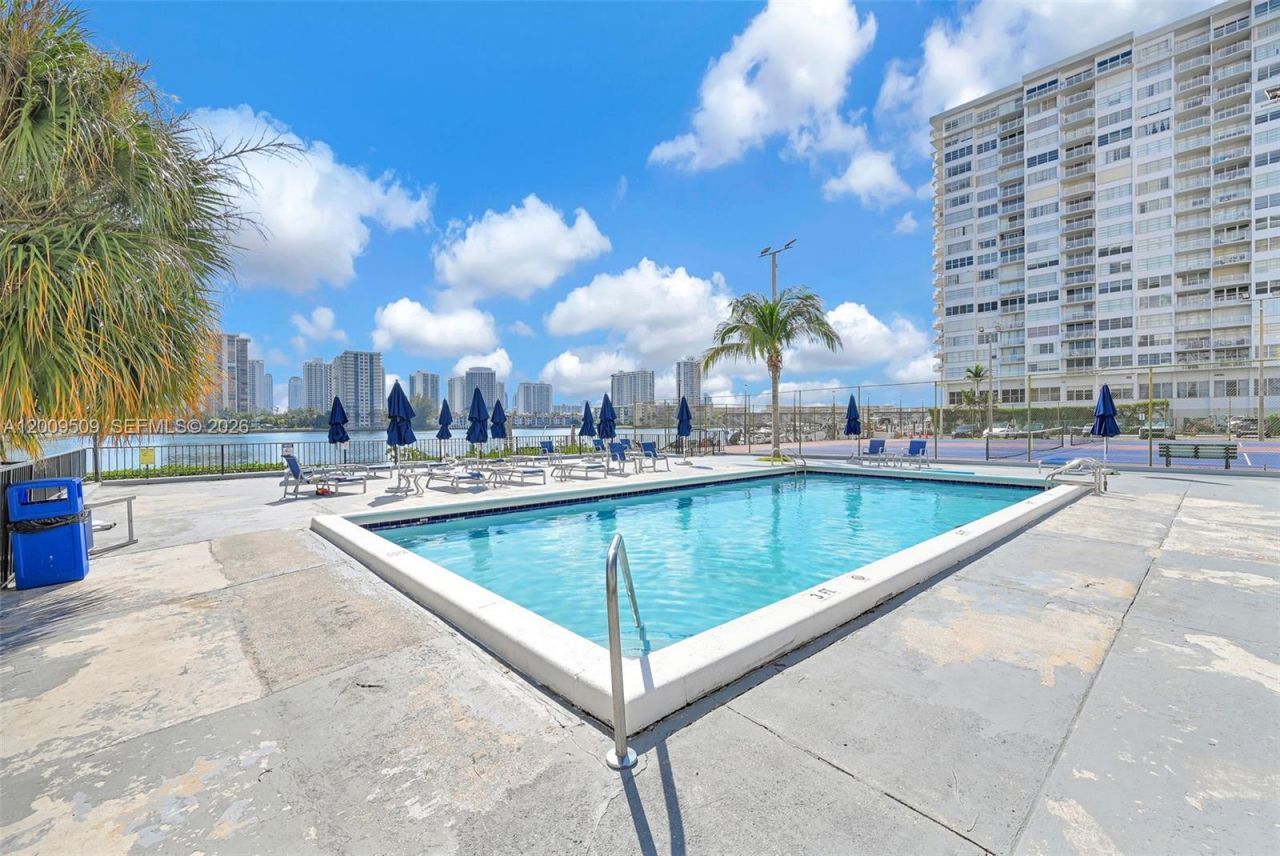 2780 NE 183rd St, Unit 115, Aventura, FL 33160 Photo