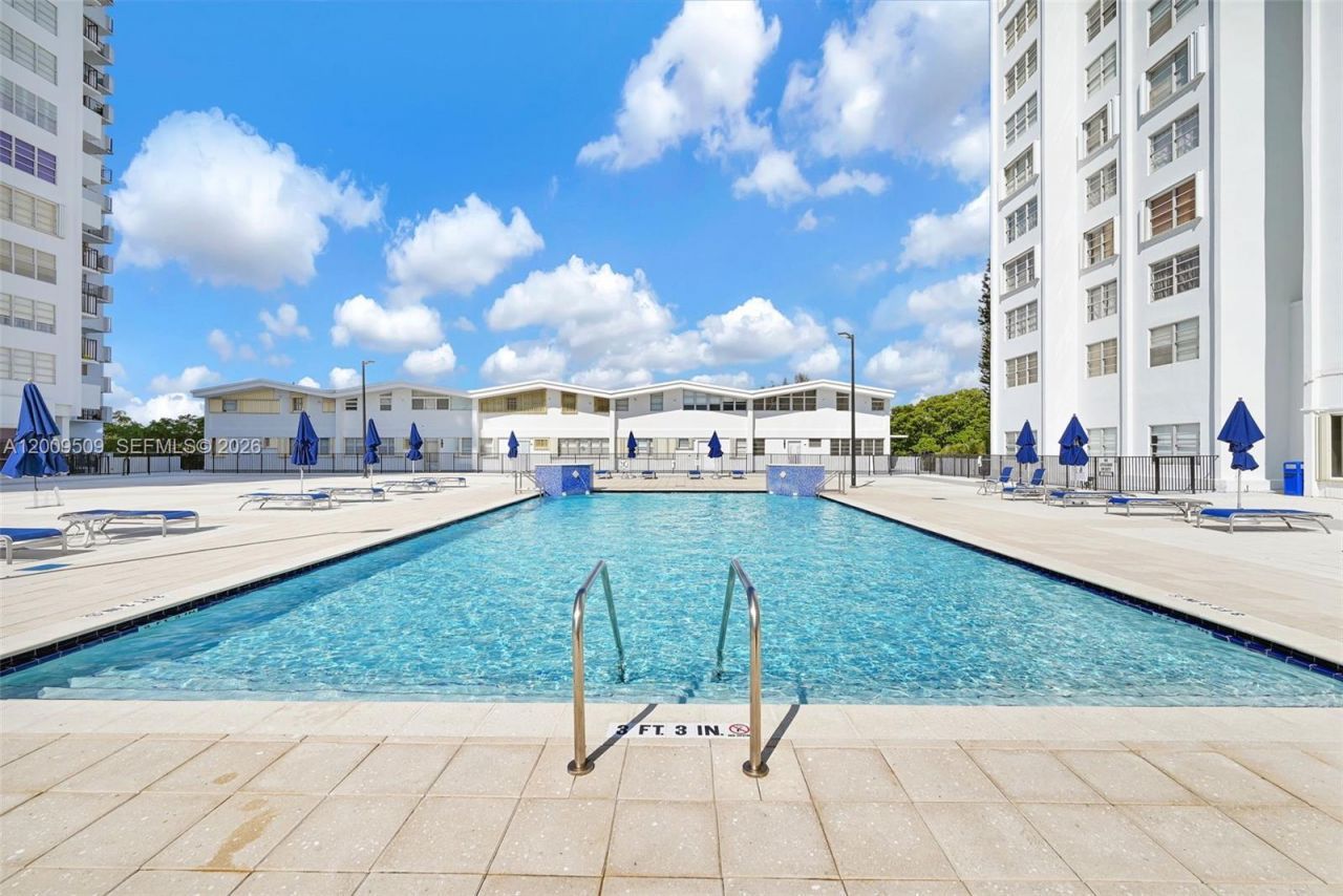 2780 NE 183rd St, Unit 115, Aventura, FL 33160 Photo