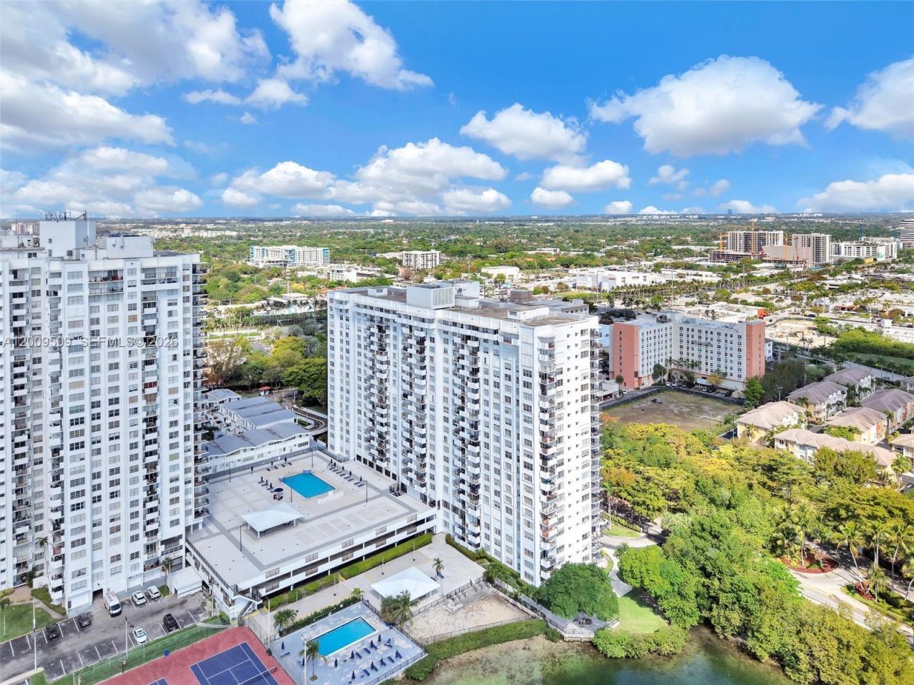 2780 NE 183rd St, Unit 115, Aventura, FL 33160 Photo